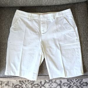 Lilly Pulitzer White Shorts - Size 8